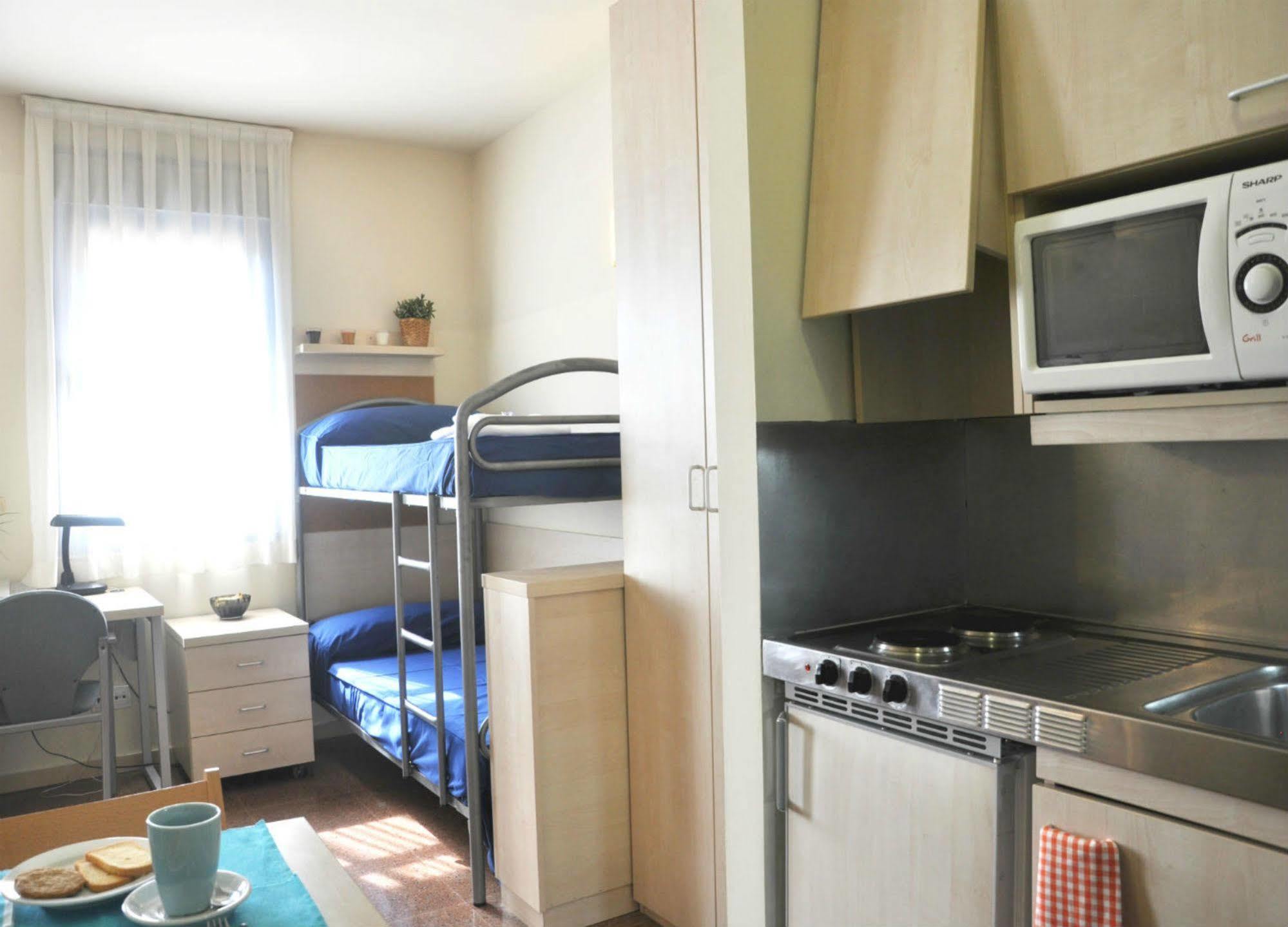Residencia Universitaria Resa Blas De Otero *